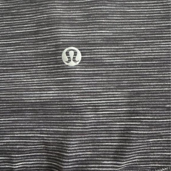 LULULEMON |SIZE 8| Align™ Super-High-Rise Short 10" | wee are from space - Picture 4 of 5